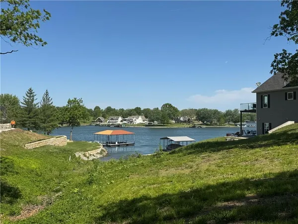 $199,900 | 367 Lake Viking Terrace, Altamont, MO 64620