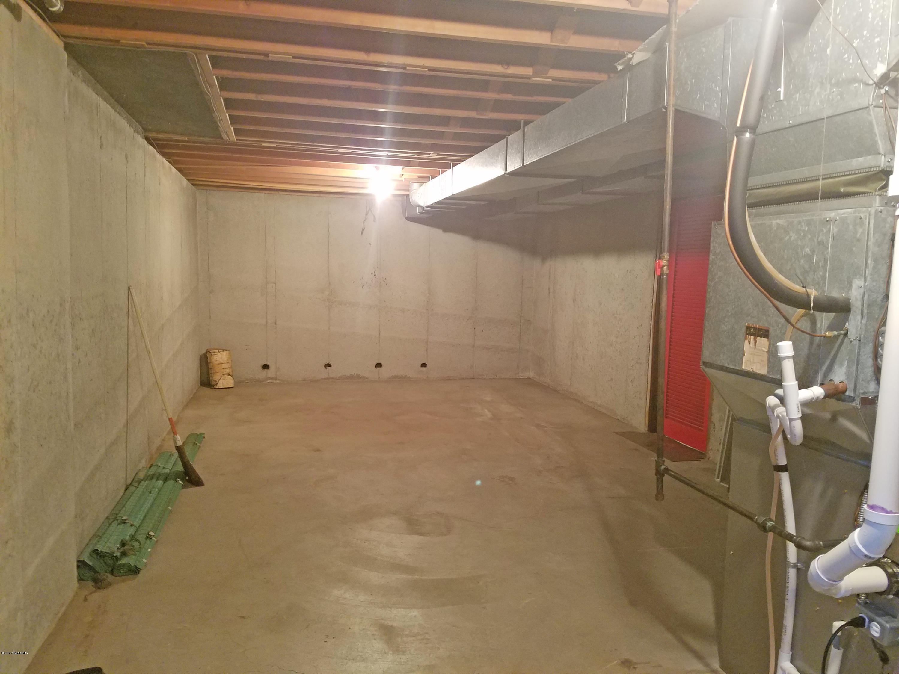 5129 Ridgebrook Drive Portage, MI 49002 - Photo 23 of 26 Storage area