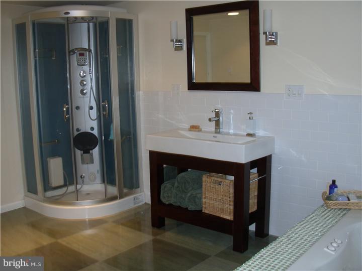 260 Dreshertown Road Fort Washington, PA 19034 - Photo 18 of 25 Bathroom