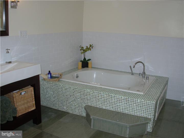 260 Dreshertown Road Fort Washington, PA 19034 - Photo 19 of 25 Bathroom