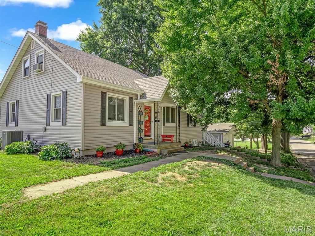 320 North Library Street Waterloo, IL 62298 - Photo 2 of 27