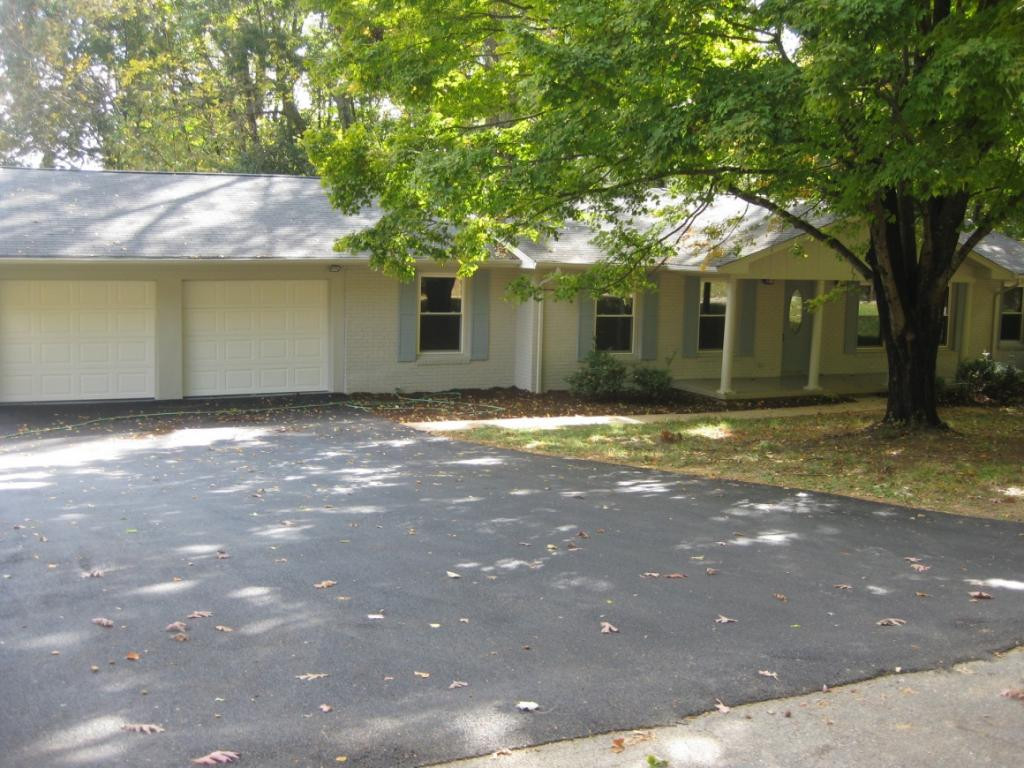 406 Rovan Drive Johnson City, TN 37601 - Photo 2 of 34 Photo 2