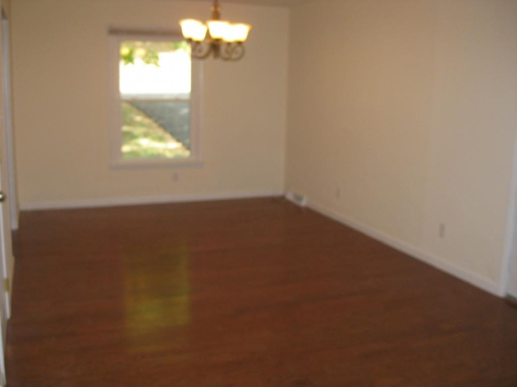 406 Rovan Drive Johnson City, TN 37601 - Photo 8 of 34 Photo 8