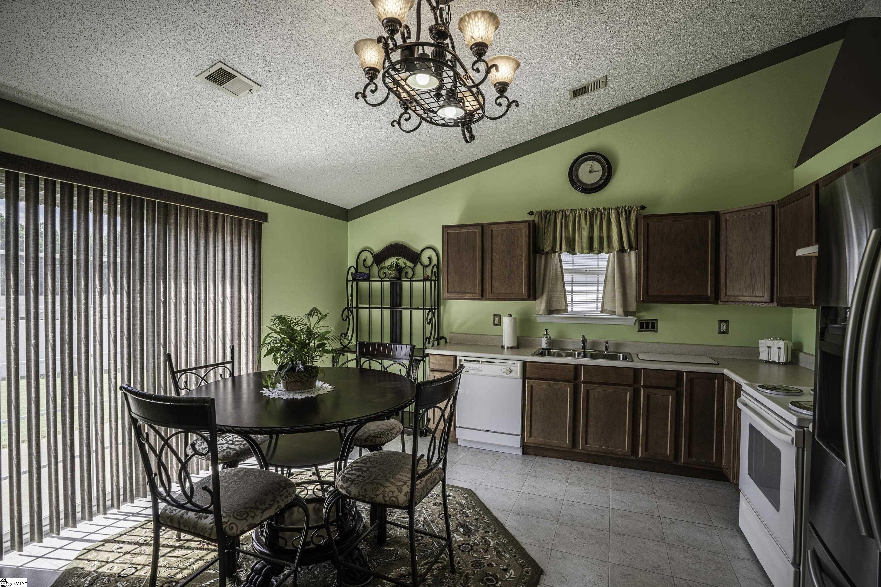 136 Bellweather Drive Duncan, SC 29334 - Photo 10 of 27