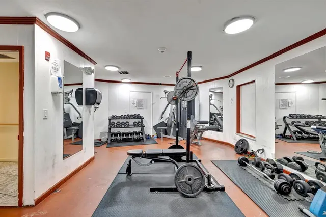 $159,900 | 4270 Northwest 40th Street, Unit 302, Lauderdale Lakes, FL 33319