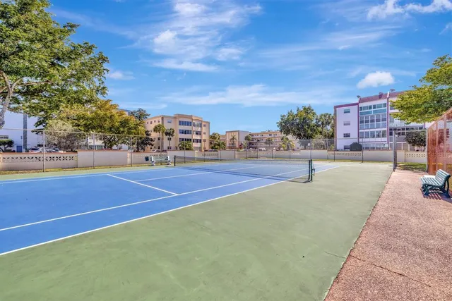 $159,900 | 4270 Northwest 40th Street, Unit 302, Lauderdale Lakes, FL 33319