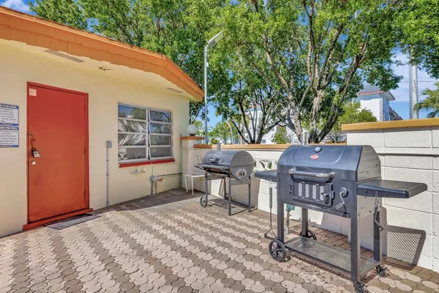 $159,900 | 4270 Northwest 40th Street, Unit 302, Lauderdale Lakes, FL 33319