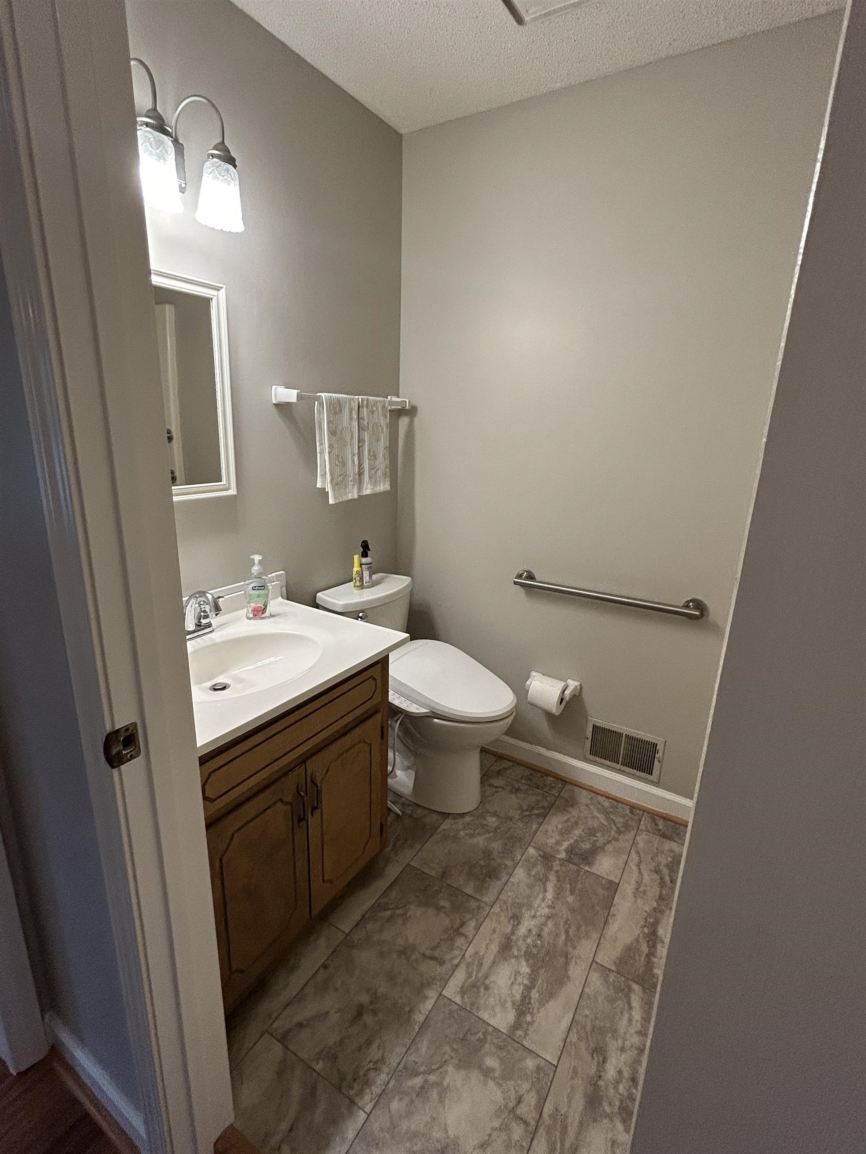 386 East Killarney Lake Moore, SC 29369 - Photo 9 of 39