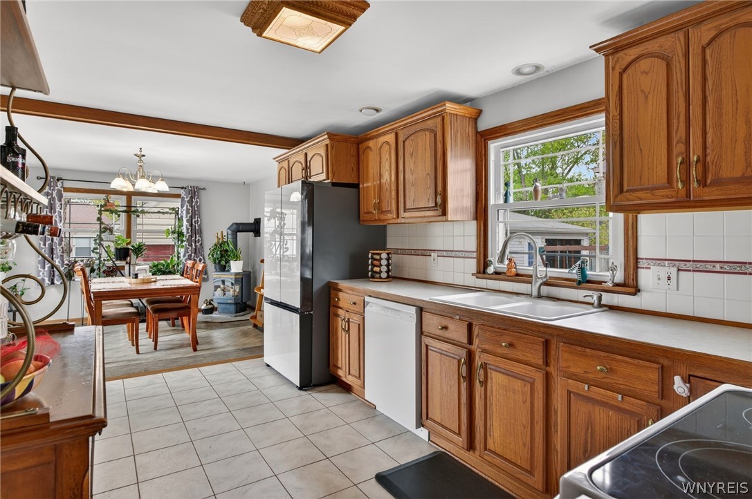 124 Hillcrest Road Tonawanda, NY 14150 - Photo 9 of 46