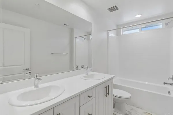 $899,990 | 717 Kingbird Loop, Oceanside, CA 92058