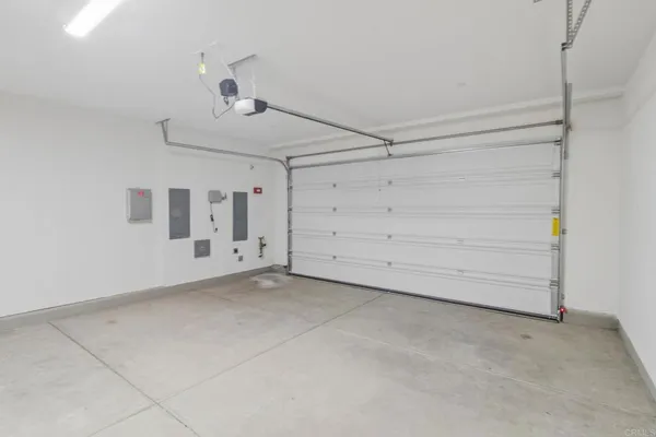 $899,990 | 717 Kingbird Loop, Oceanside, CA 92058