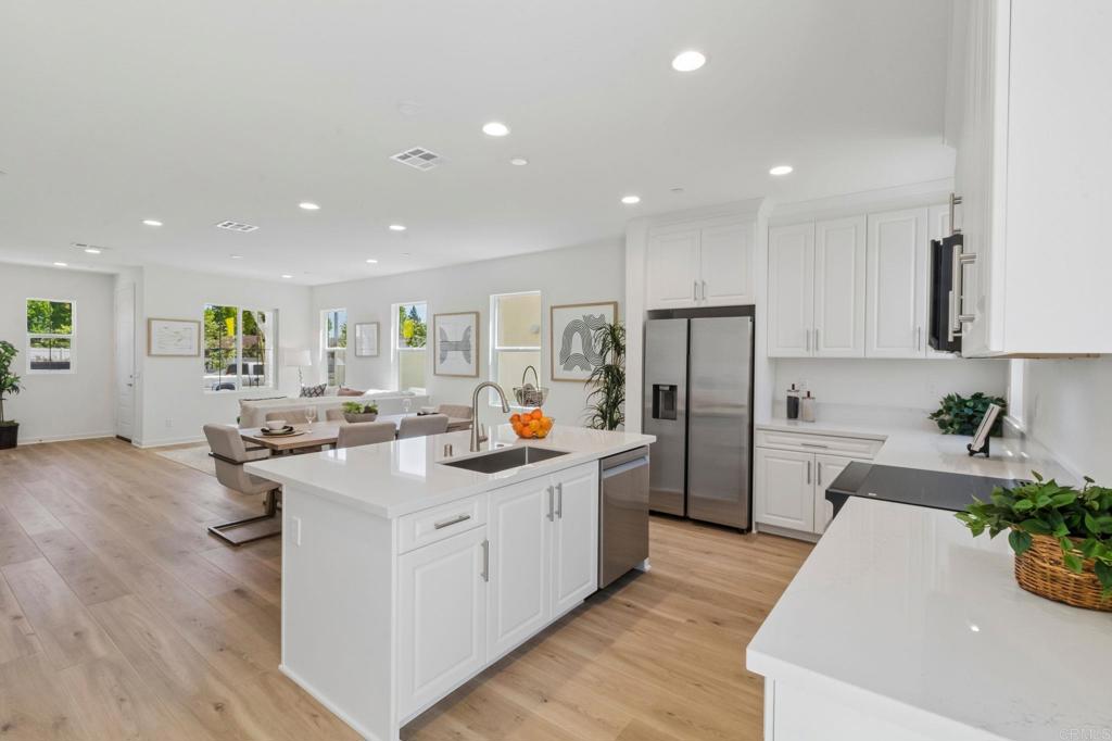 717 Kingbird Loop Oceanside, CA 92058 - Photo 4 of 35
