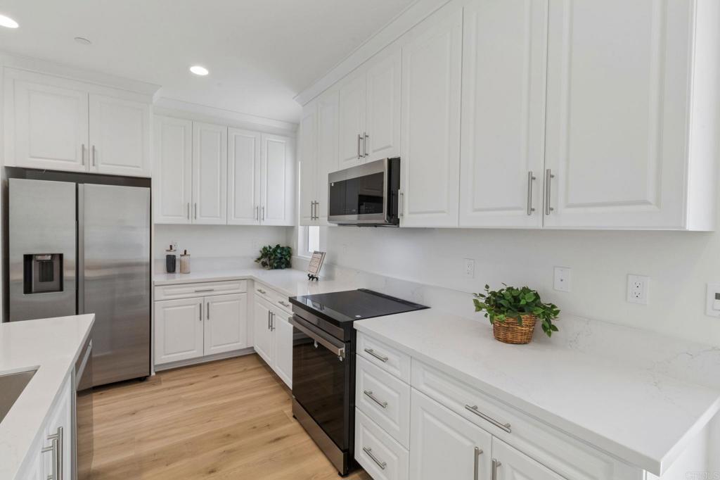 717 Kingbird Loop Oceanside, CA 92058 - Photo 6 of 35