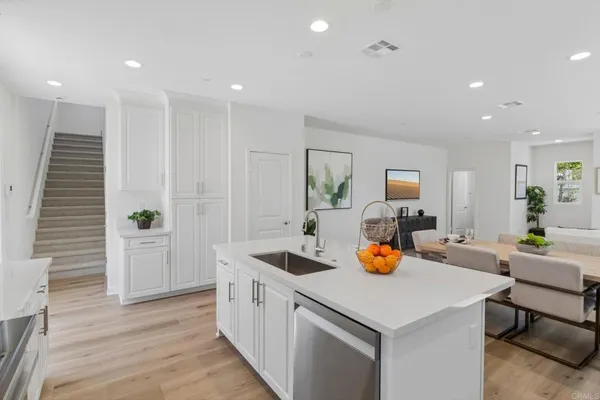 $899,990 | 717 Kingbird Loop, Oceanside, CA 92058