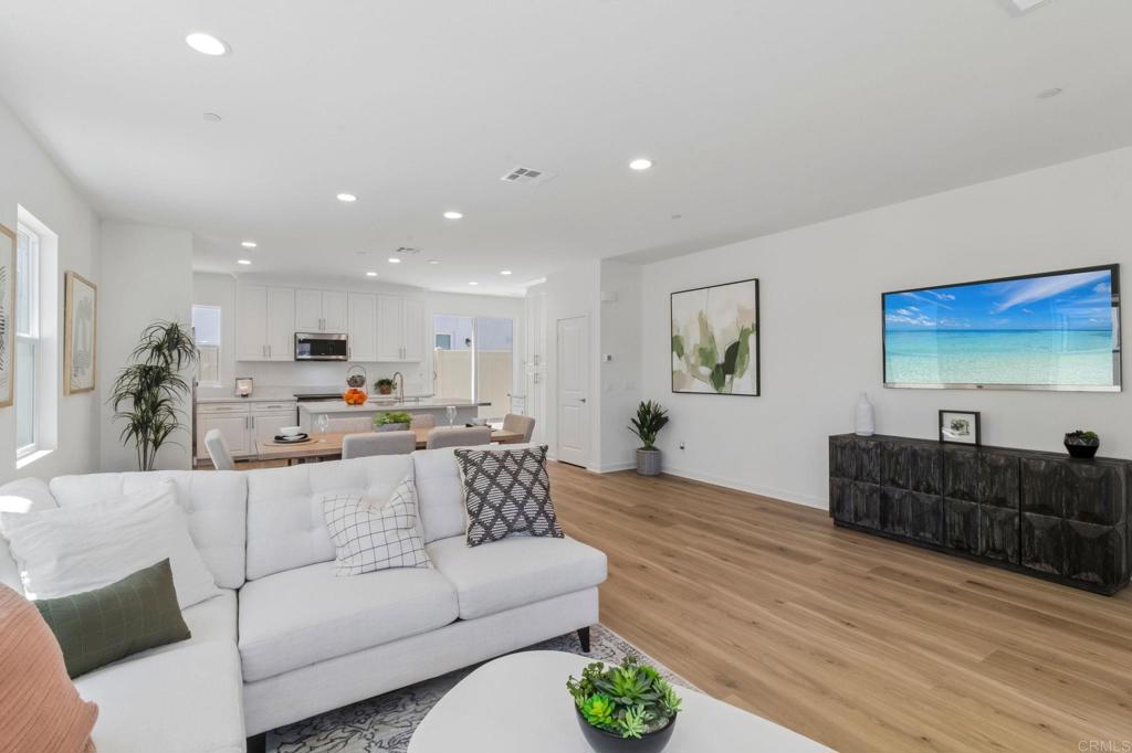 717 Kingbird Loop Oceanside, CA 92058 - Photo 9 of 35