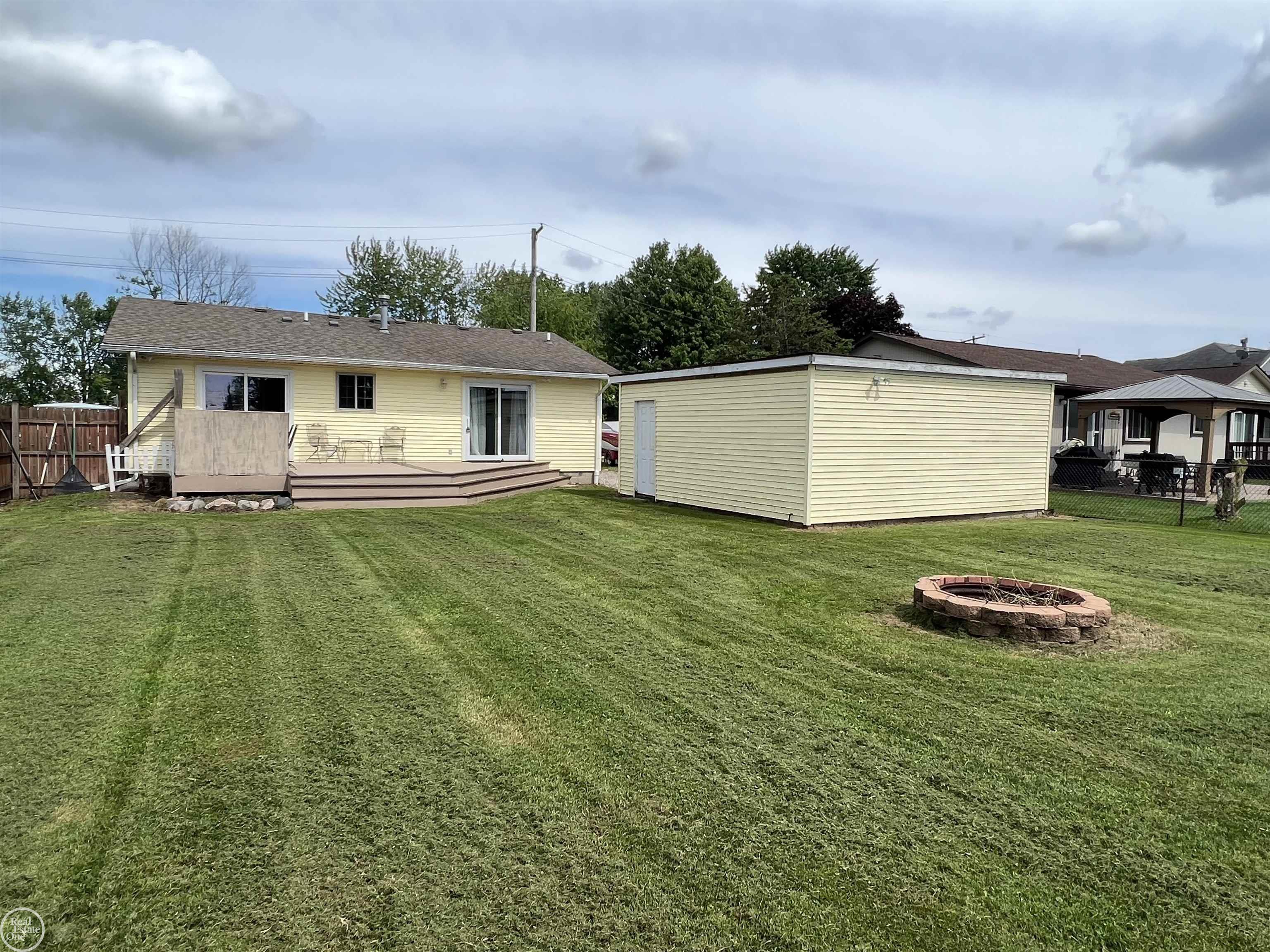 7322 Edlane Road Algonac, MI 48001 - Photo 9 of 32