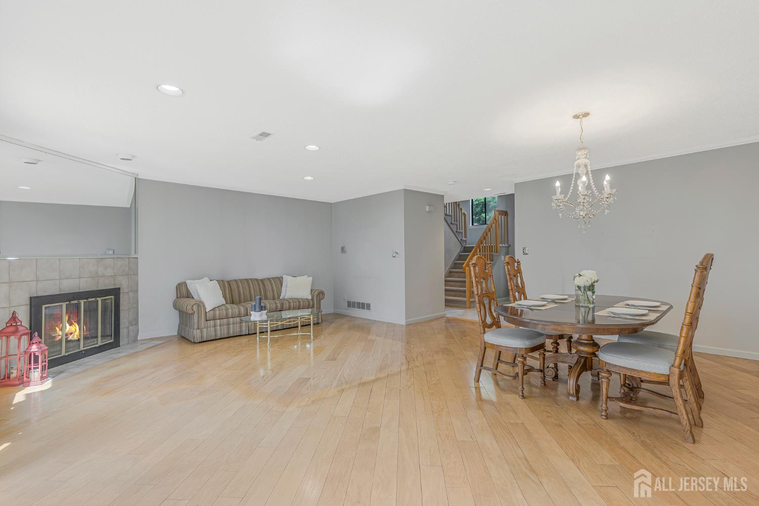 12 Carriage Place Edison, NJ 08820 - Photo 5 of 29