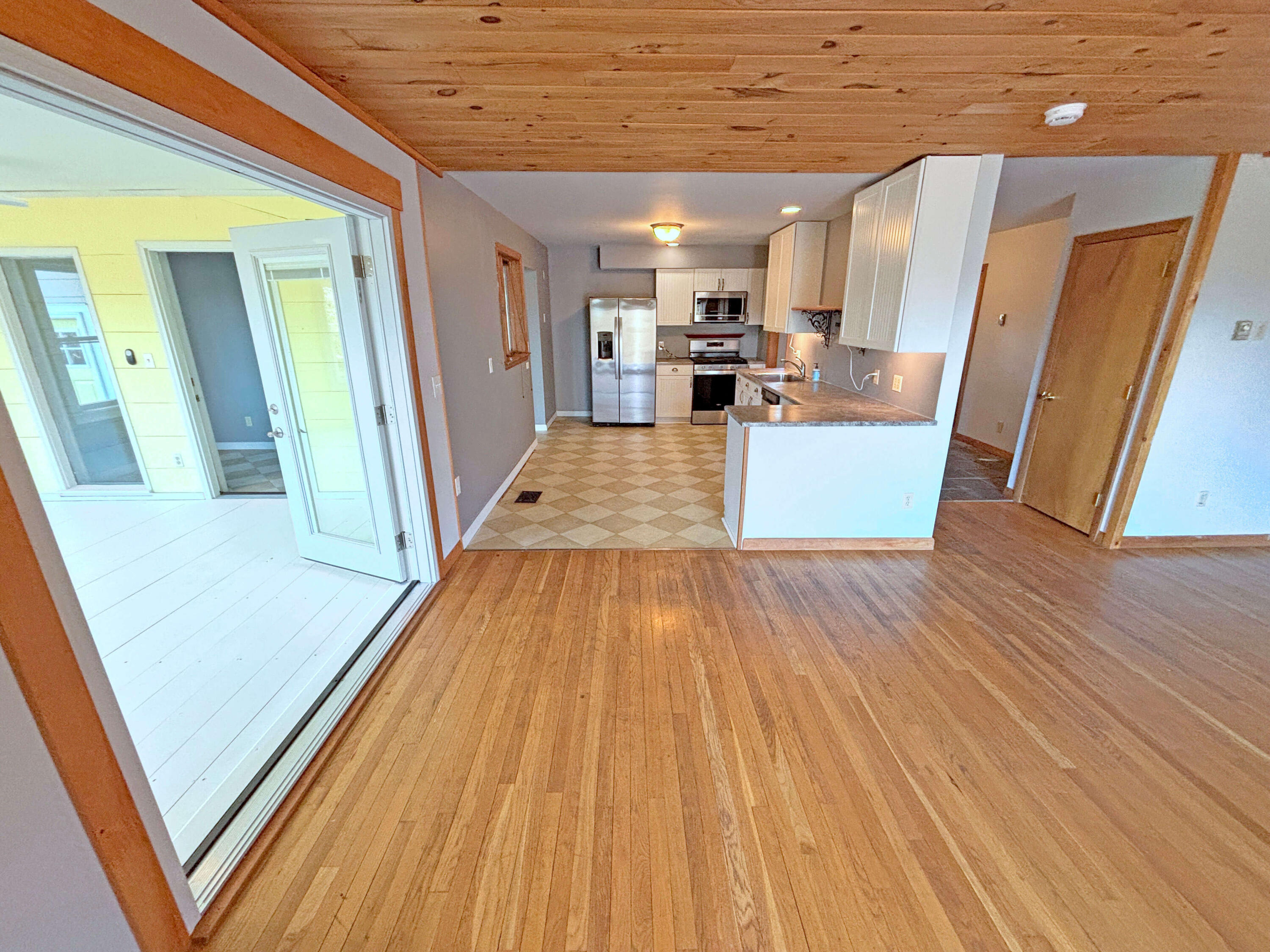 313 East Side Road Sorrento, ME 04677 - Photo 34 of 98 Living Room (3)