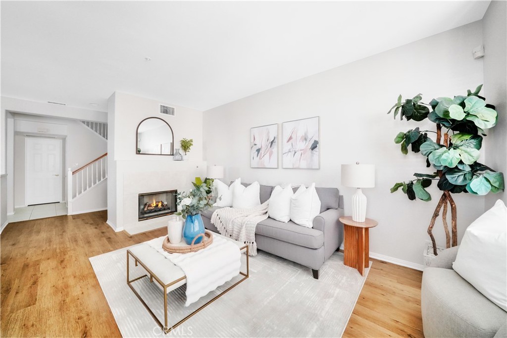 6 Chadron Circle Ladera Ranch, CA 92694 - Photo 4 of 45 a living room with furniture