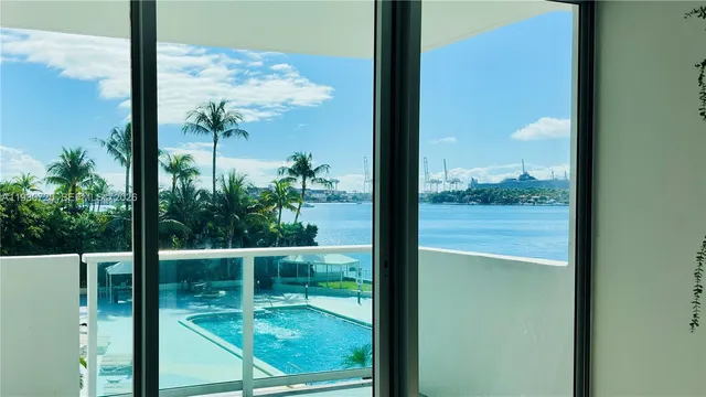 $3,100 | 1200 West Avenue, Unit 329, Miami Beach, FL 33139
