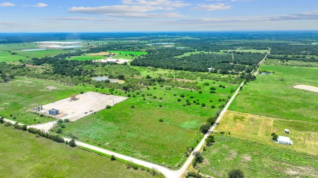 $71,400 | Lot 7 County Road 402, Flatonia, TX 78941