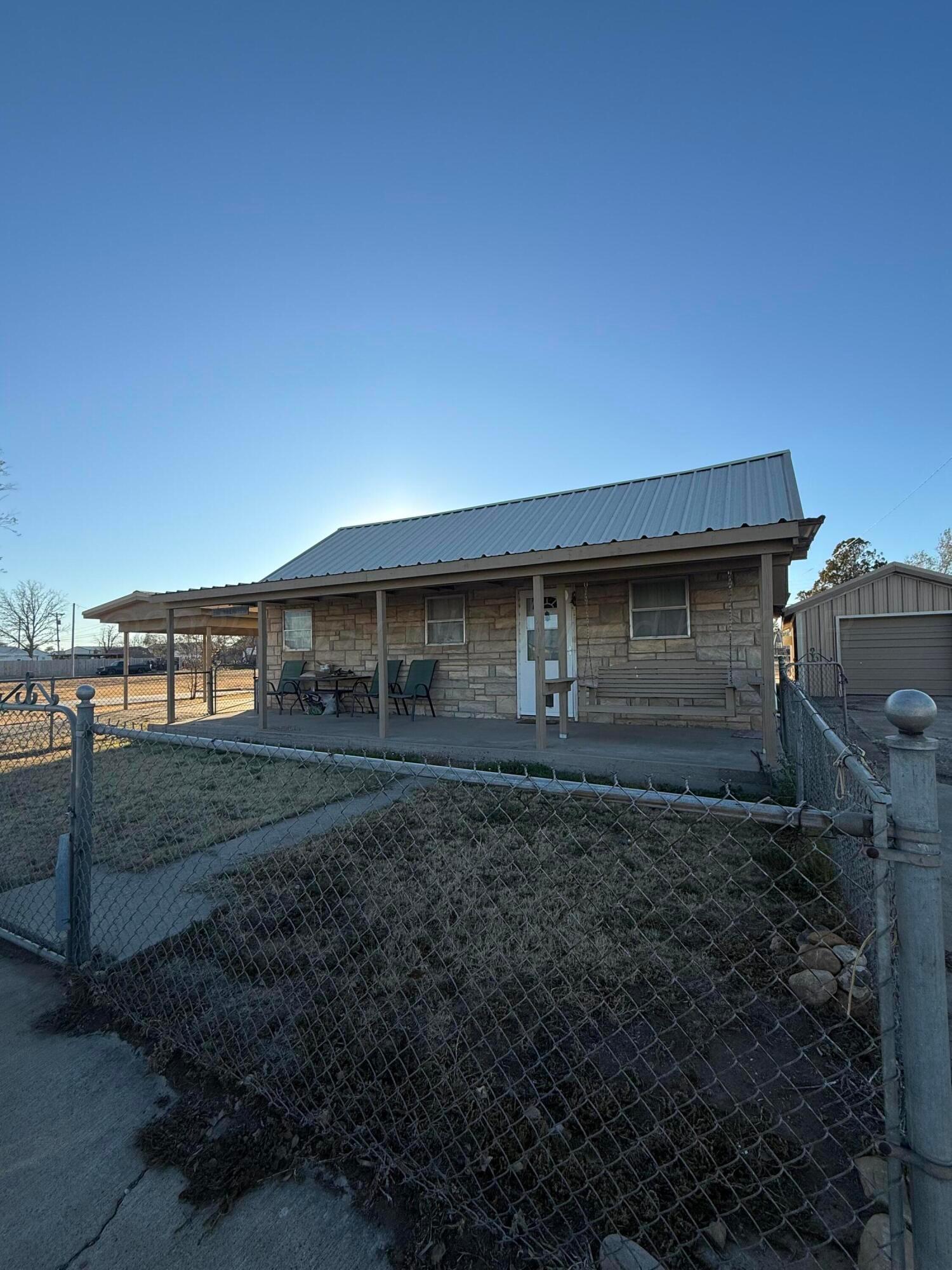 204 Ave L Sunray, TX 79086 - Photo 2 of 4 IMG_1079