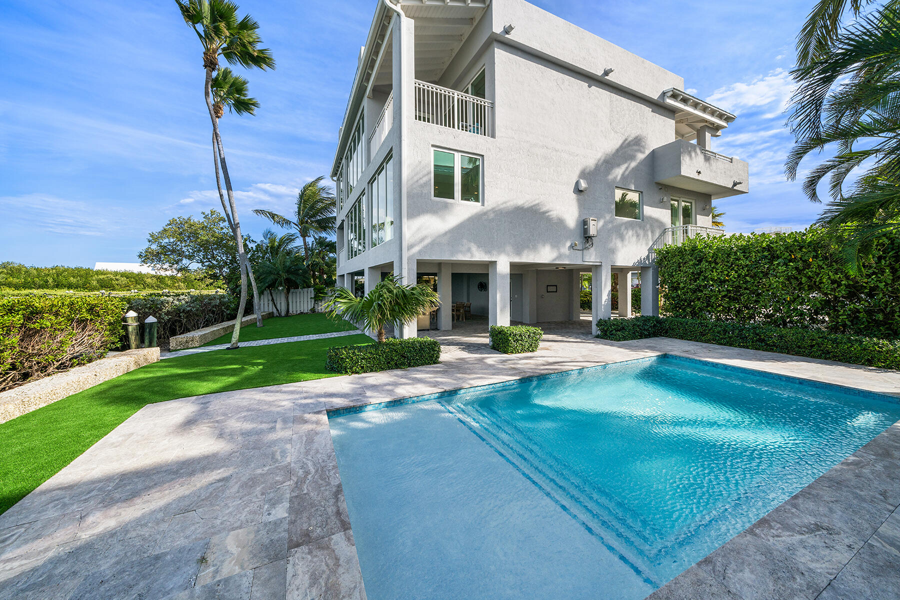 108 North Bounty Lane Key Largo, FL 33037 - Photo 12 of 79 Spacious backyard.