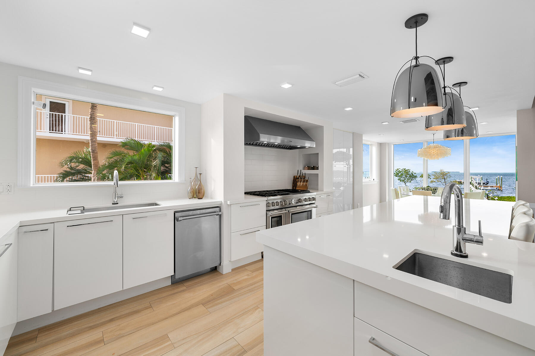 108 North Bounty Lane Key Largo, FL 33037 - Photo 42 of 79 Stainless steel Thermador appliances