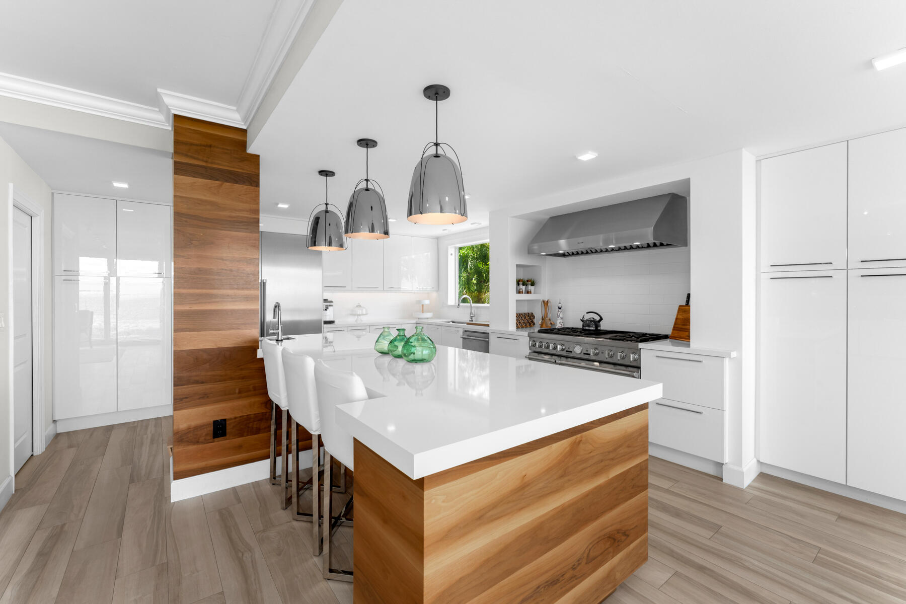 108 North Bounty Lane Key Largo, FL 33037 - Photo 58 of 79 Quartzite island kitchen