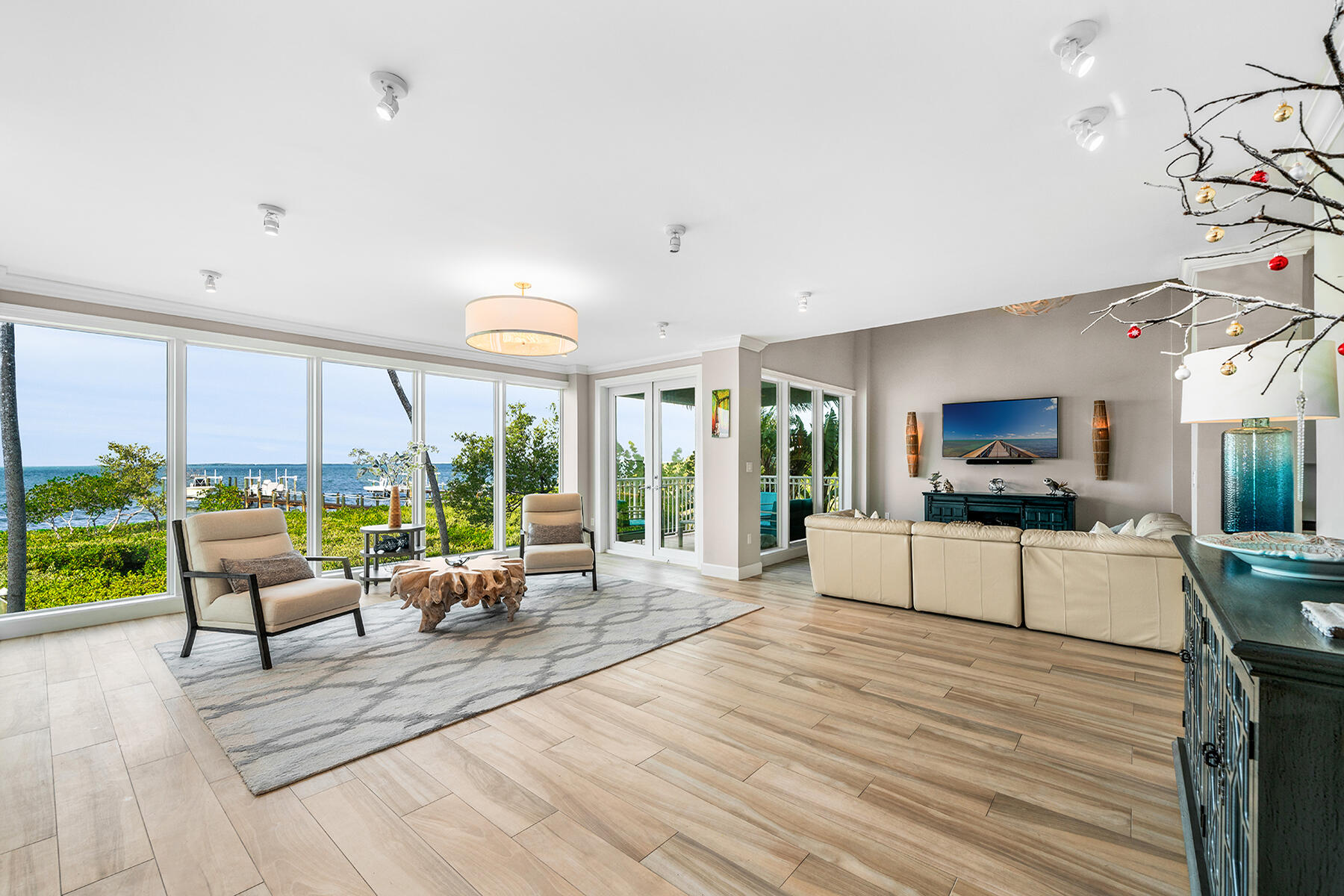 108 North Bounty Lane Key Largo, FL 33037 - Photo 63 of 79 2nd level main living area