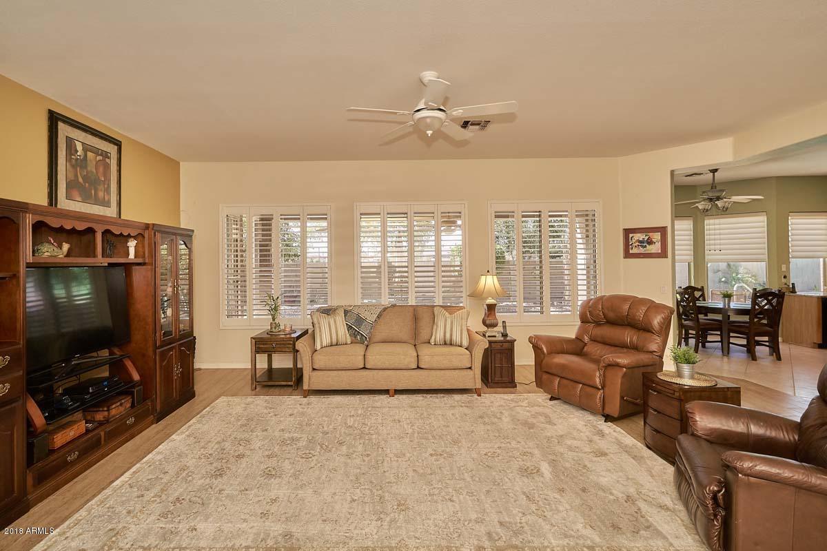 4421 East Walnut Road Gilbert, AZ 85297 - Photo 7 of 67 Great Room