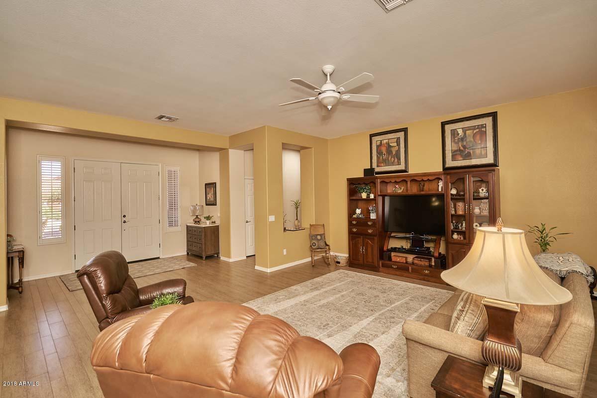 4421 East Walnut Road Gilbert, AZ 85297 - Photo 8 of 67 Great Room2