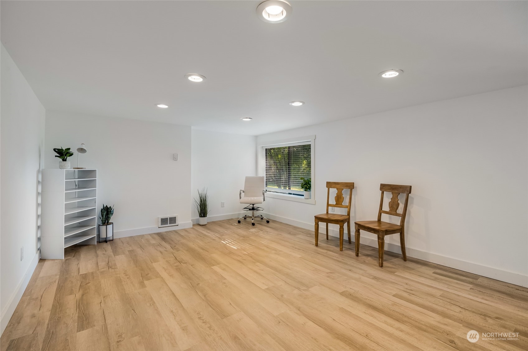 23010 East Echo Lake Road Snohomish, WA 98296 - Photo 23 of 34 Gallery Image 23