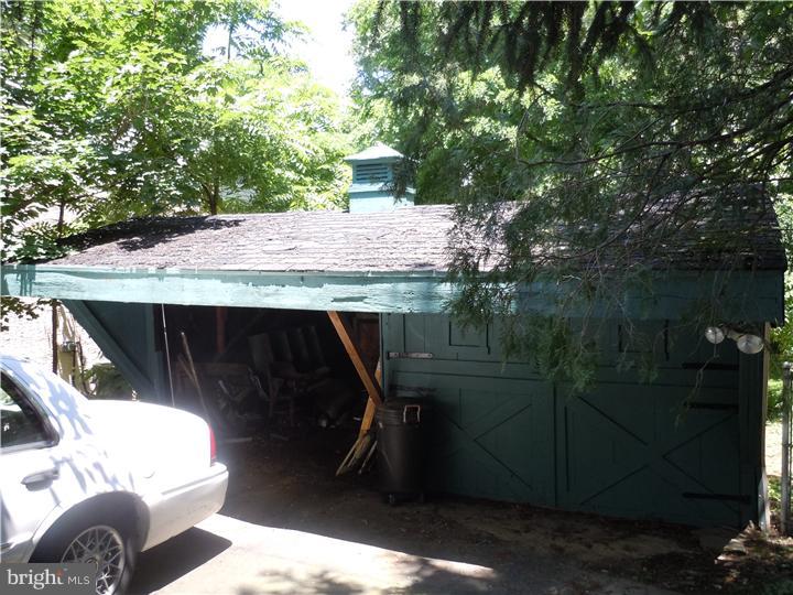 415 Byberry Road Philadelphia, PA 19116 - Photo 25 of 25 Garage