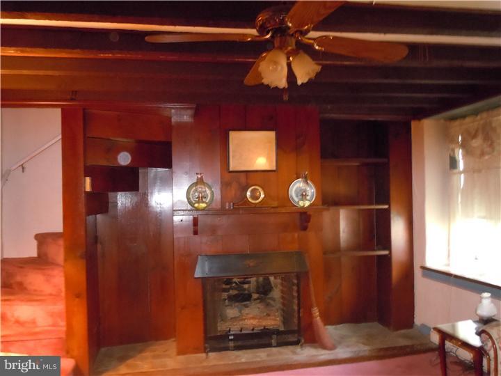 415 Byberry Road Philadelphia, PA 19116 - Photo 8 of 25 Living Room