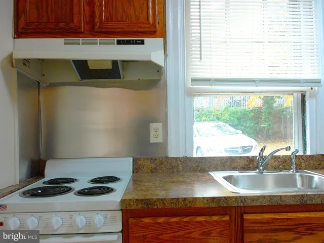 $1,295 | 7870 Spring Avenue, Unit 1REAR, Elkins Park, PA 19027