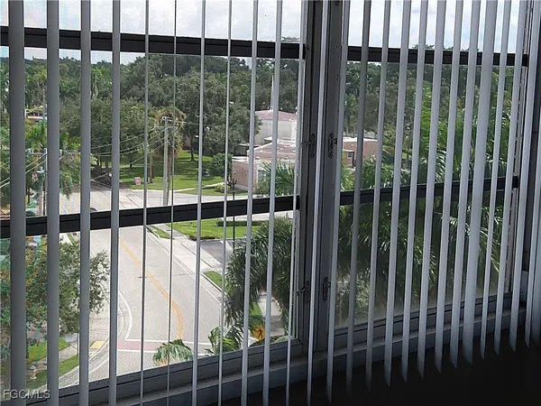 $1,350 | 2350 West First Street, Unit 603, Fort Myers, FL 33901