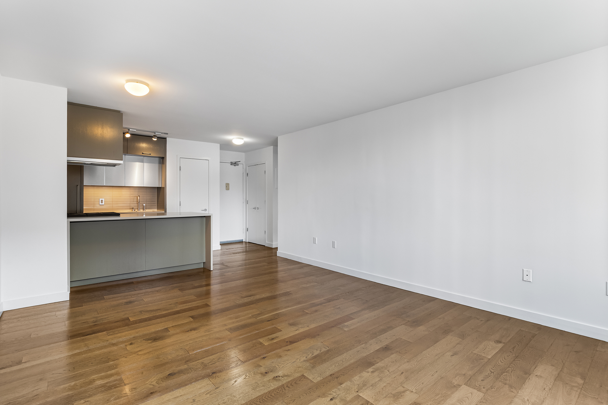 225 Rector Place, Unit 12R Manhattan, NY 10280 - Photo 4 of 17