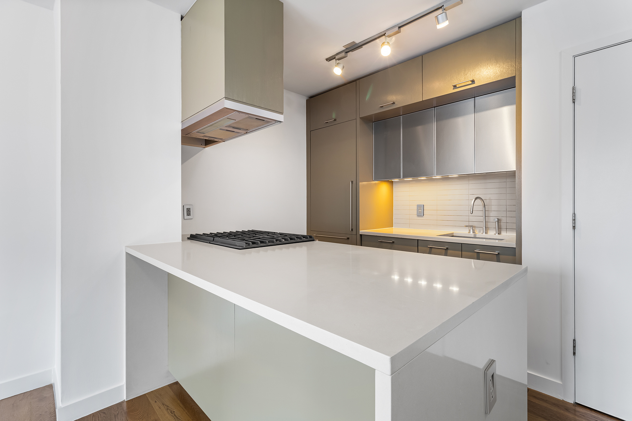 225 Rector Place, Unit 12R Manhattan, NY 10280 - Photo 7 of 17