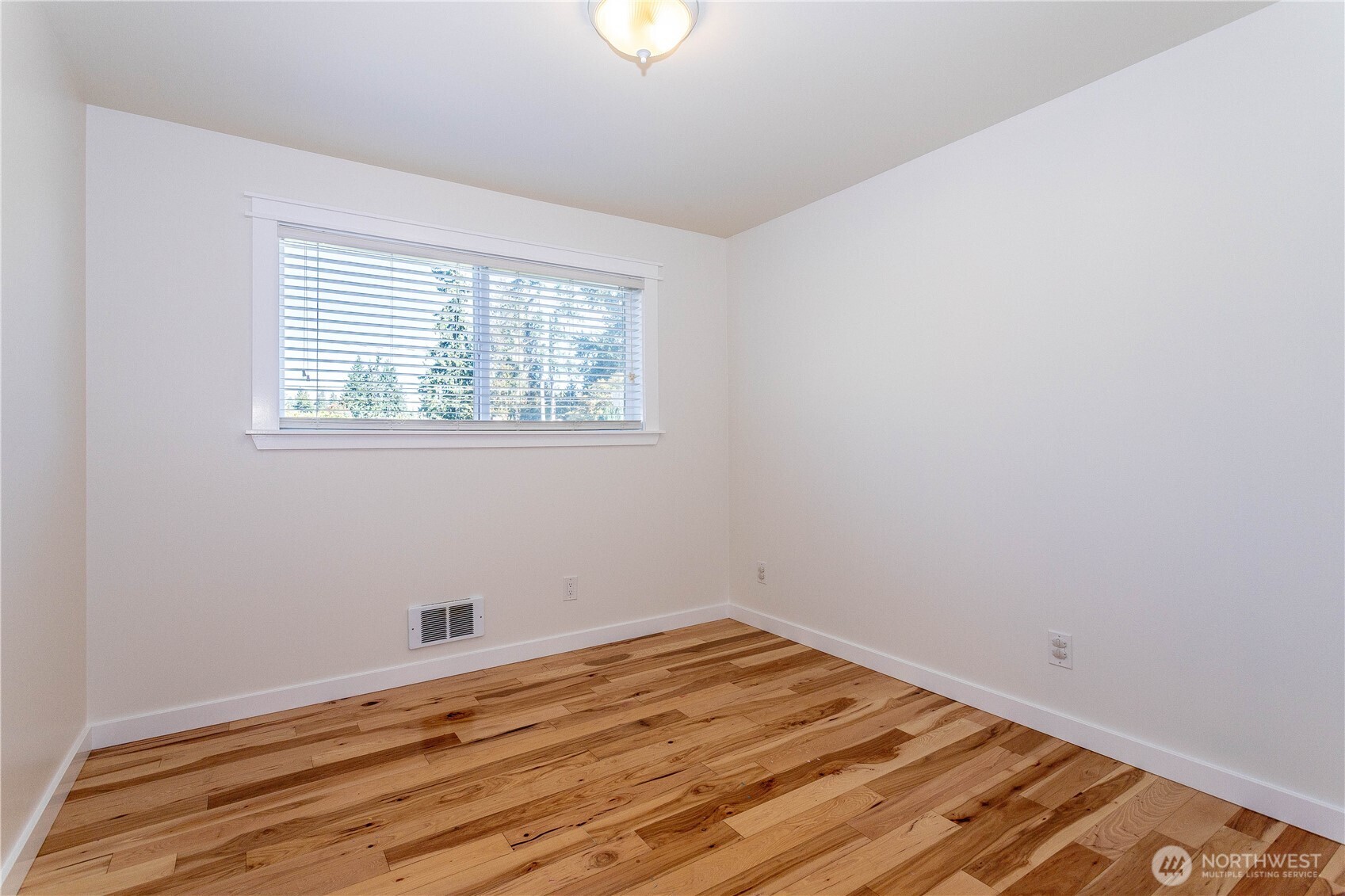 3905 Northeast 6th Street Renton, WA 98056 - Photo 15 of 32