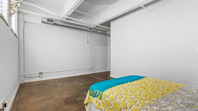 a view of walk in closet