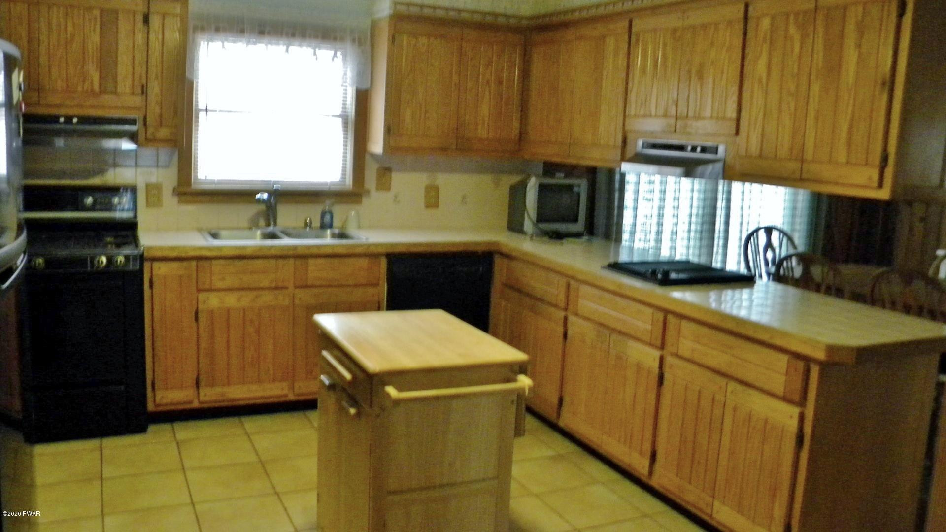 154 Sheards Road Milanville, PA 18443 - Photo 15 of 28 11-KITCHEN