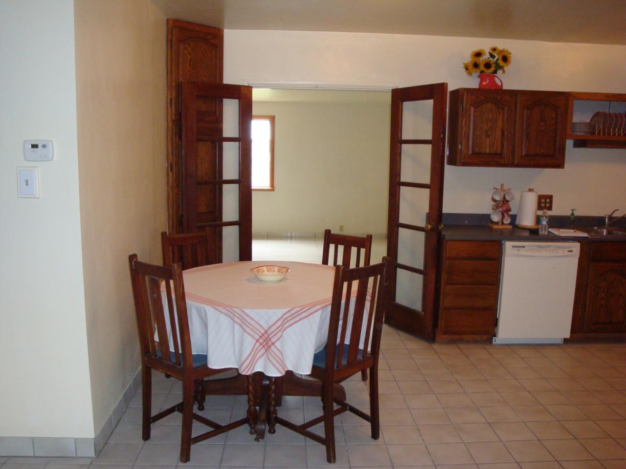 2414 West Cheery Lynn Road Phoenix, AZ 85015 - Photo 4 of 6 Eat In Kitchen