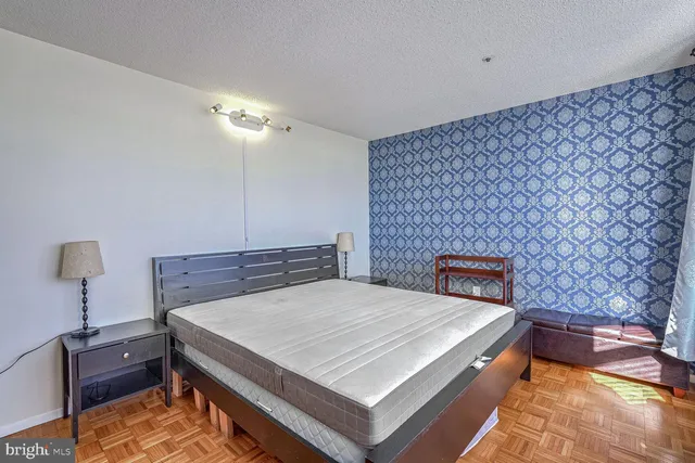 $2,995 | 4801 Fairmont Avenue, Unit 904, Bethesda, MD 20814