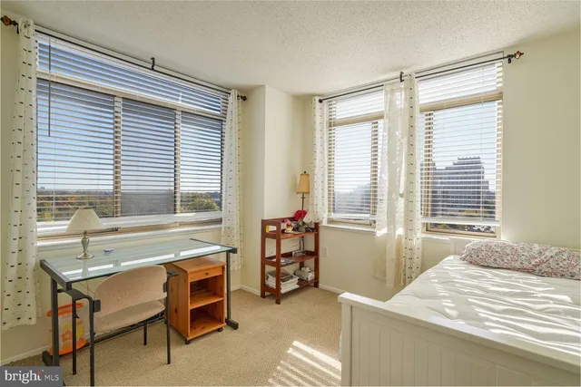 $2,995 | 4801 Fairmont Avenue, Unit 904, Bethesda, MD 20814