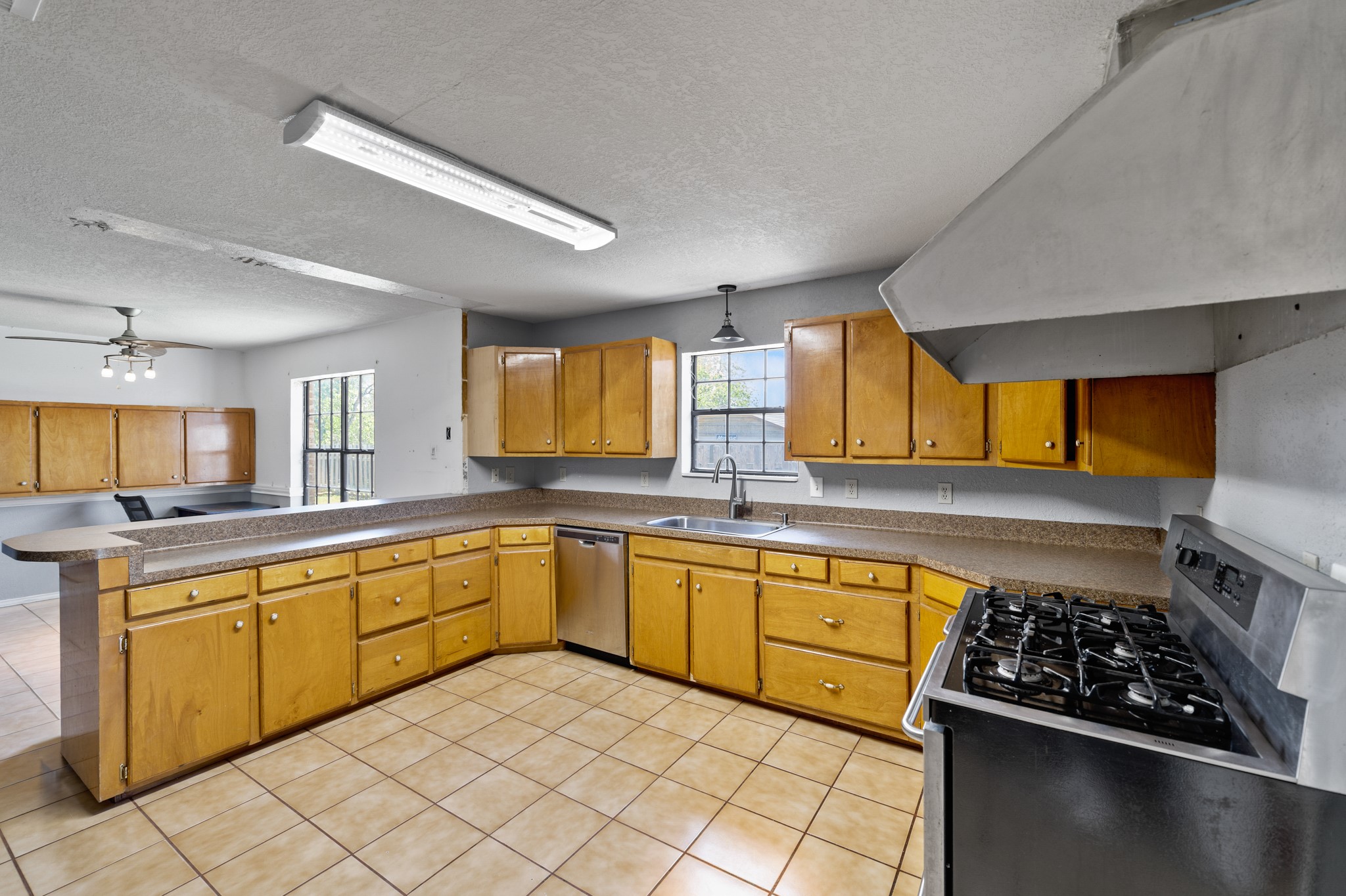 106 Cook Avenue Odem, TX 78370 - Photo 4 of 10