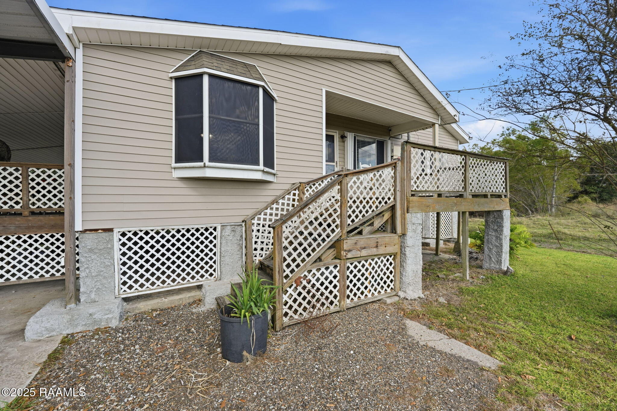 2001 Segura Road New Iberia, LA 70560 - Photo 2 of 22 2-web-or-mls-BB102579 Brian Butcher (1)