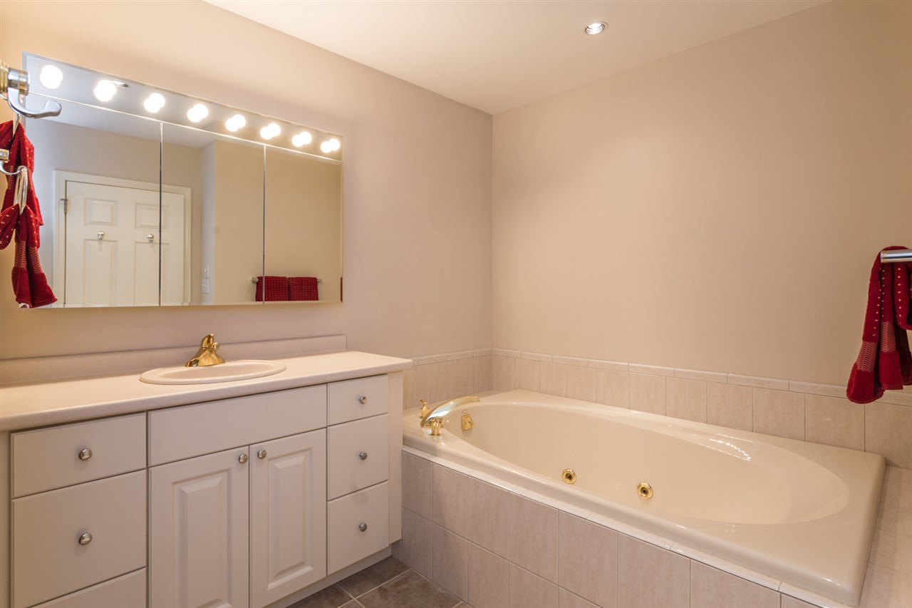 219 Cushing Road Newmarket, NH 03857 - Photo 15 of 40
