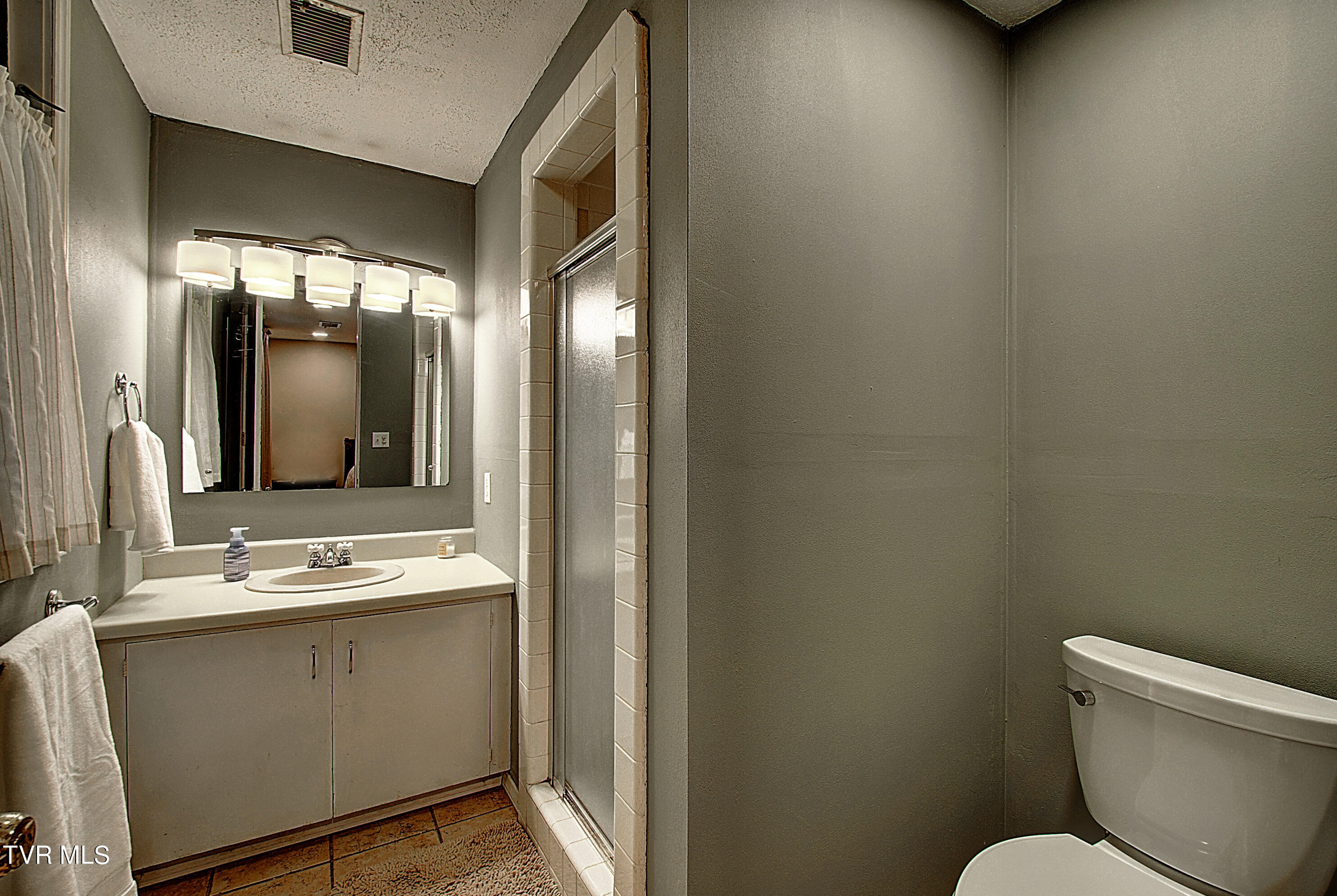 329 Hidden Valley Road Kingsport, TN 37663 - Photo 42 of 60 37