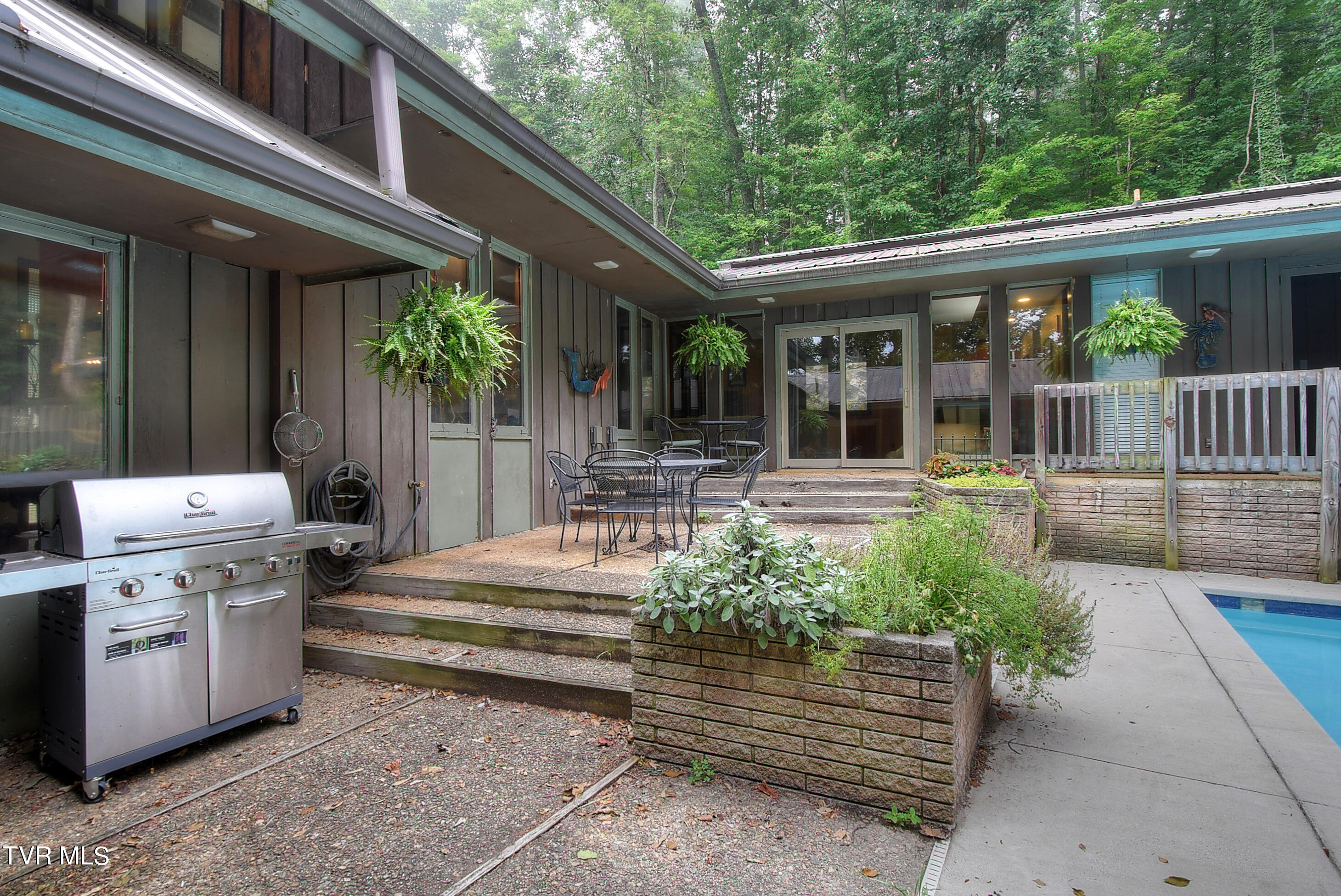 329 Hidden Valley Road Kingsport, TN 37663 - Photo 46 of 60 41